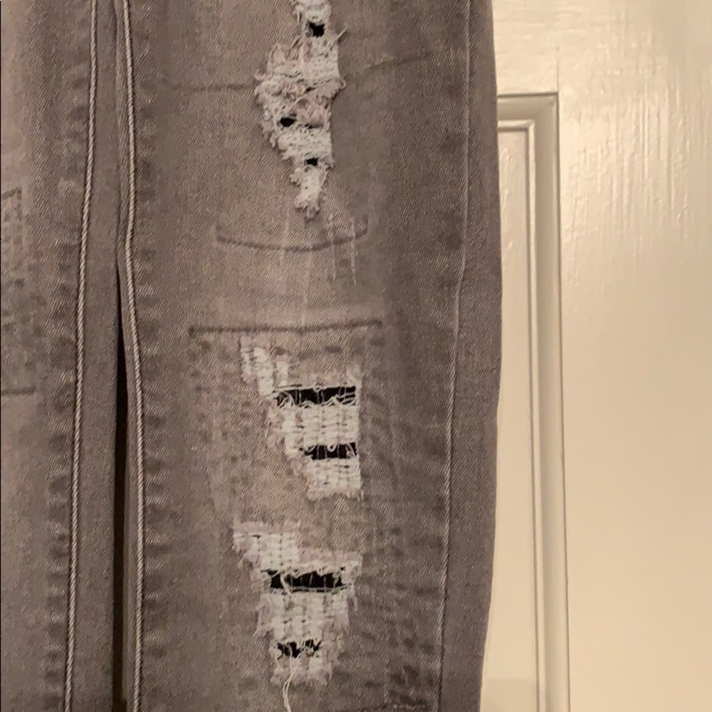 GREY RIPPED JEANS - Picture 3 of 5
